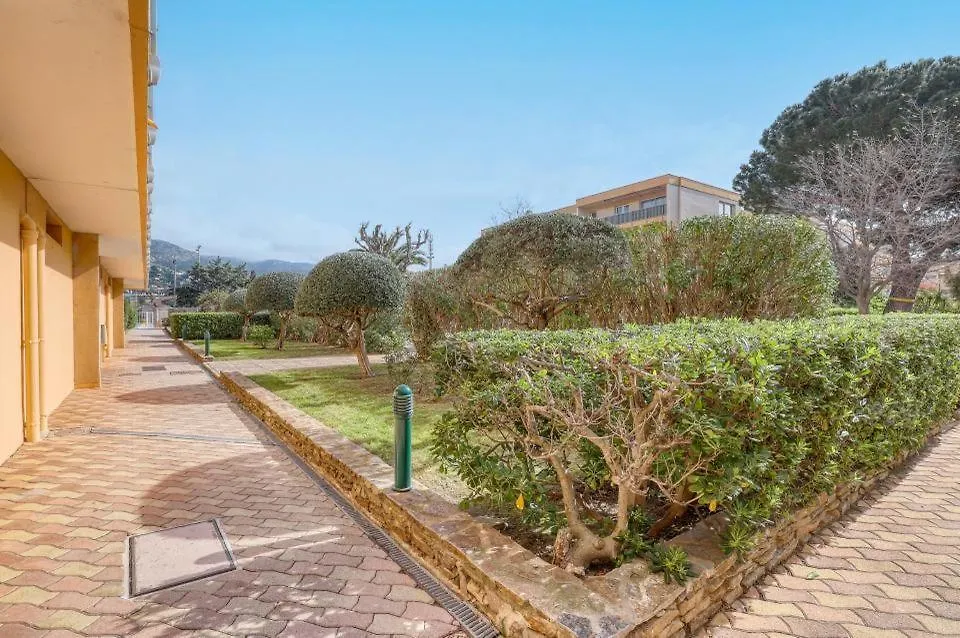 Studio Neuf Bord De Mer Le Lavandou - Piscine - Tennis - Boulodrome Dans La Residence 0*,  France