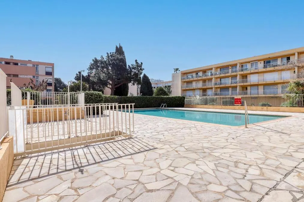 Studio Neuf Bord De Mer Le Lavandou - Piscine - Tennis - Boulodrome Dans La Residence Apartment