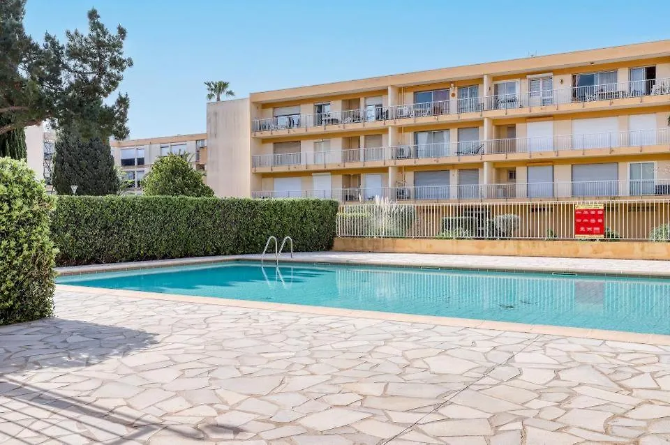Apartment Studio Neuf Bord De Mer Le Lavandou - Piscine - Tennis - Boulodrome Dans La Residence