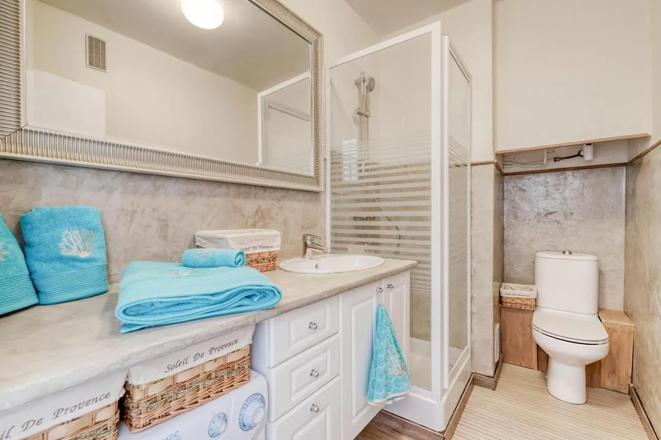Apartment Studio Neuf Bord De Mer Le Lavandou - Piscine - Tennis - Boulodrome Dans La Residence France